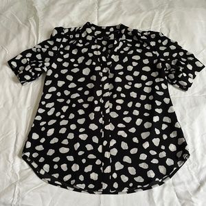 Ann Taylor Black & White Blouse Button Up Short Sleeve Top Women's Size Small